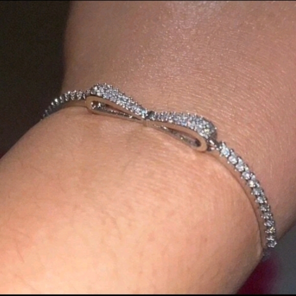 Dainty Bow Rhinestone Adjustable Silver Fadhion Bracelet - Picture 3 of 7